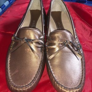 Vaneli woman’s loafers shoes 8 1/2B